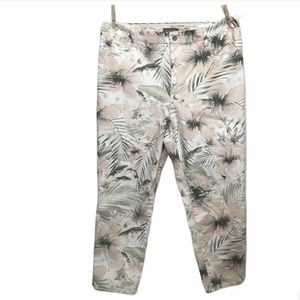 Chico’s Floral Hawaiian Cropped Stretch Jeans